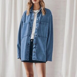 Denim button up jacket/ shacket/ coat. Size large. Never worn.